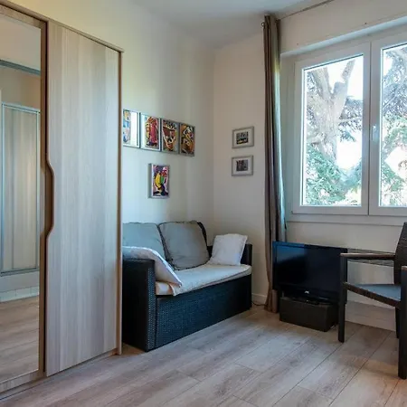 Spacious 2 Bedrooms Near Center Apartment Cannes