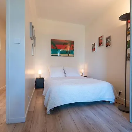 Apartment Spacious 2 Bedrooms Near Center *