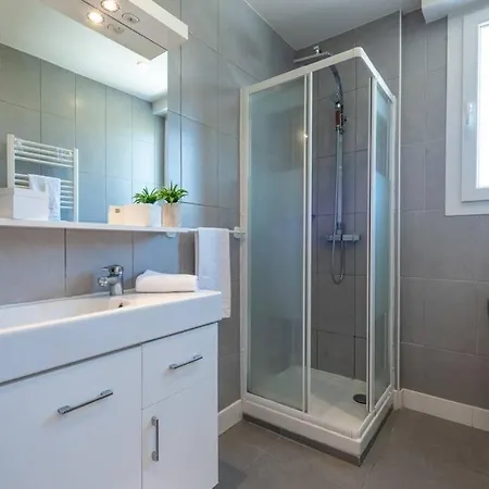 Spacious 2 Bedrooms Near Center Cannes