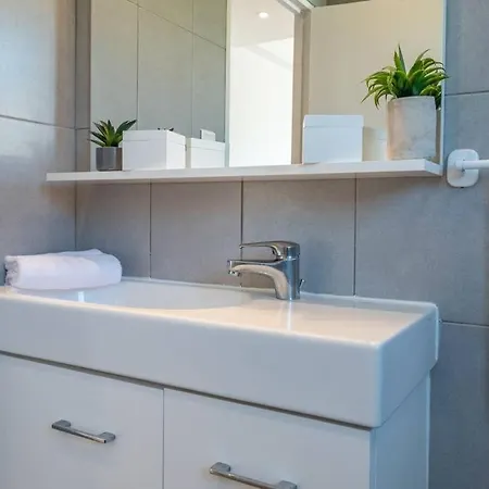 Apartment Spacious 2 Bedrooms Near Center Cannes